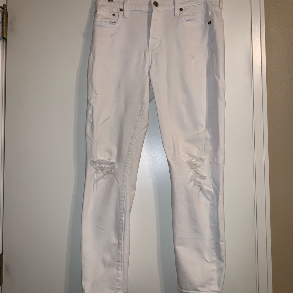 CoH white ripped jeans